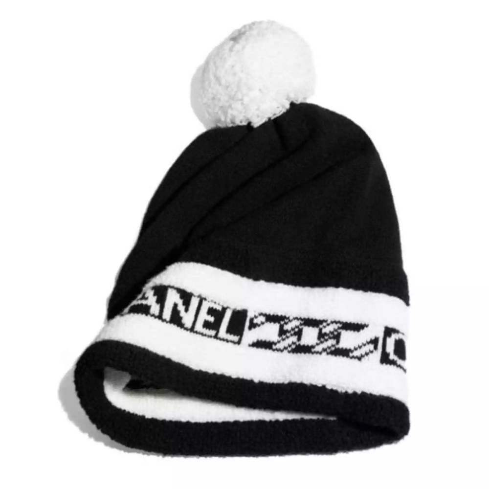 Chanel REV Black White Pom
Pom Cashmere CC Logo Knit Cloche Beanie Winter Hat - Picture 3 of 11
